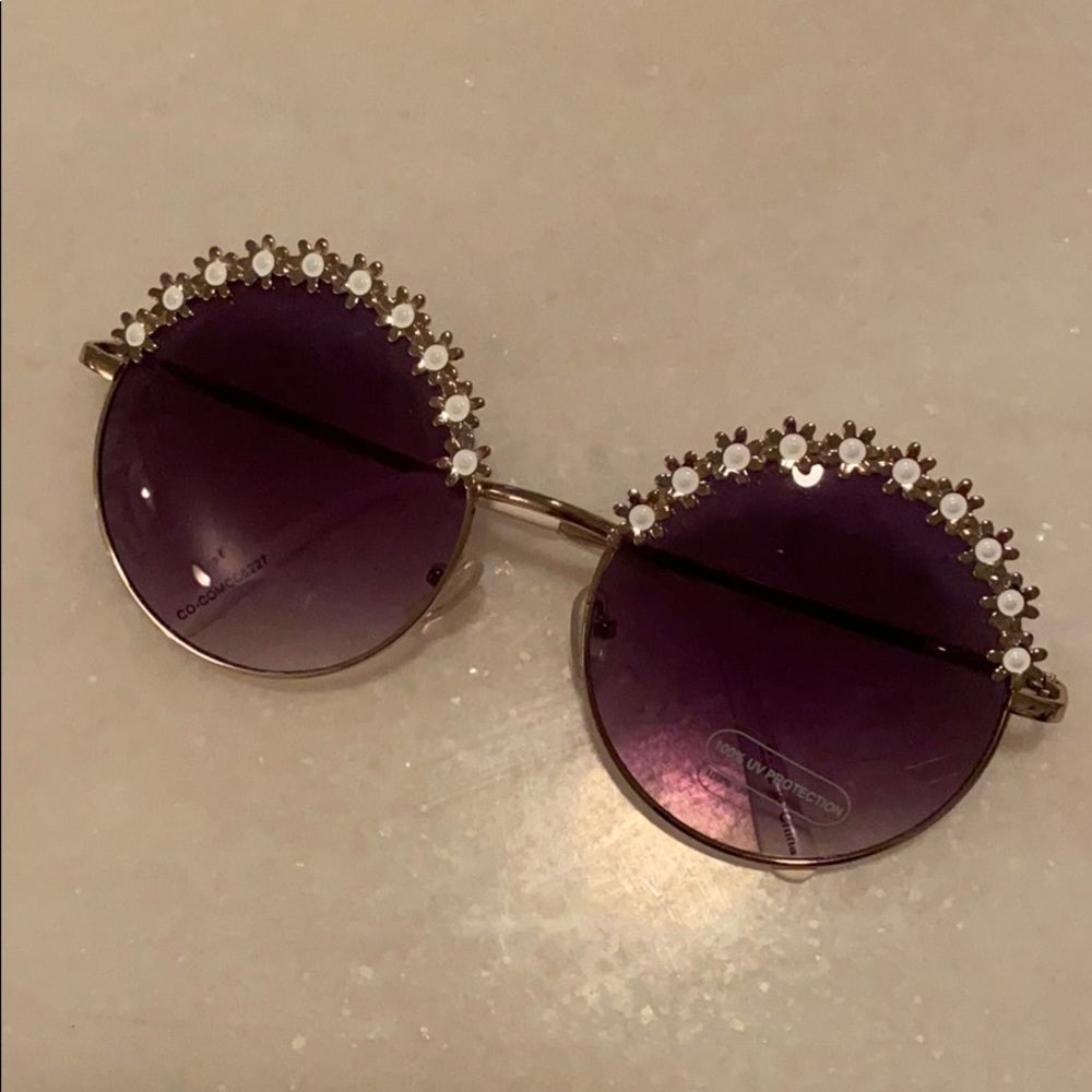Boho floral daisy round sunglasses